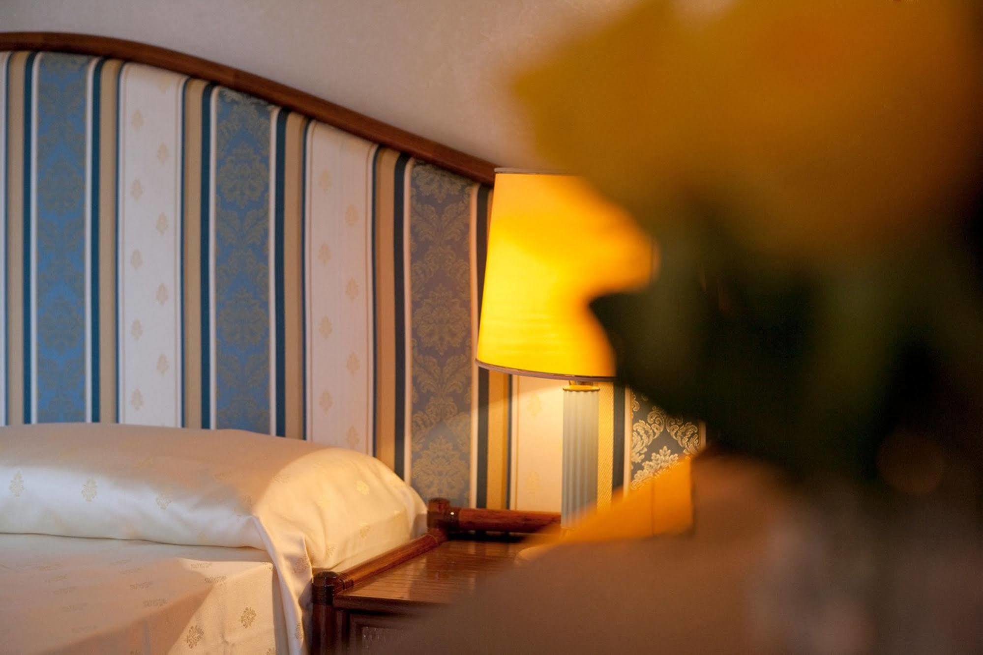 Swiss International Hotel Elba - Il Magnifico Марчиана-Марина Экстерьер фото